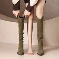 WW - Vintage-Stiefel aus Wildleder mit Rüschen