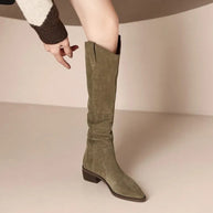 WW - Vintage-Stiefel aus Wildleder mit Rüschen