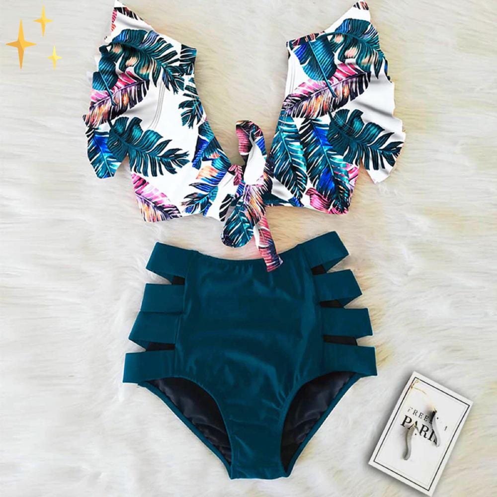 WW | Bikini-Set, das einen hohen Taillenschnitt und einen gerafften Oberteil für einen verspielten und verführerischen Look hat