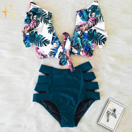 WW | Bikini-Set, das einen hohen Taillenschnitt und einen gerafften Oberteil für einen verspielten und verführerischen Look hat