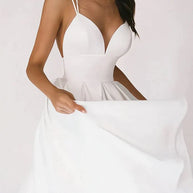 W&W - Elegantes Kleid mit V-Ausschnitt