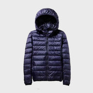 Elegante warme Daunenjacke mit Kapuze