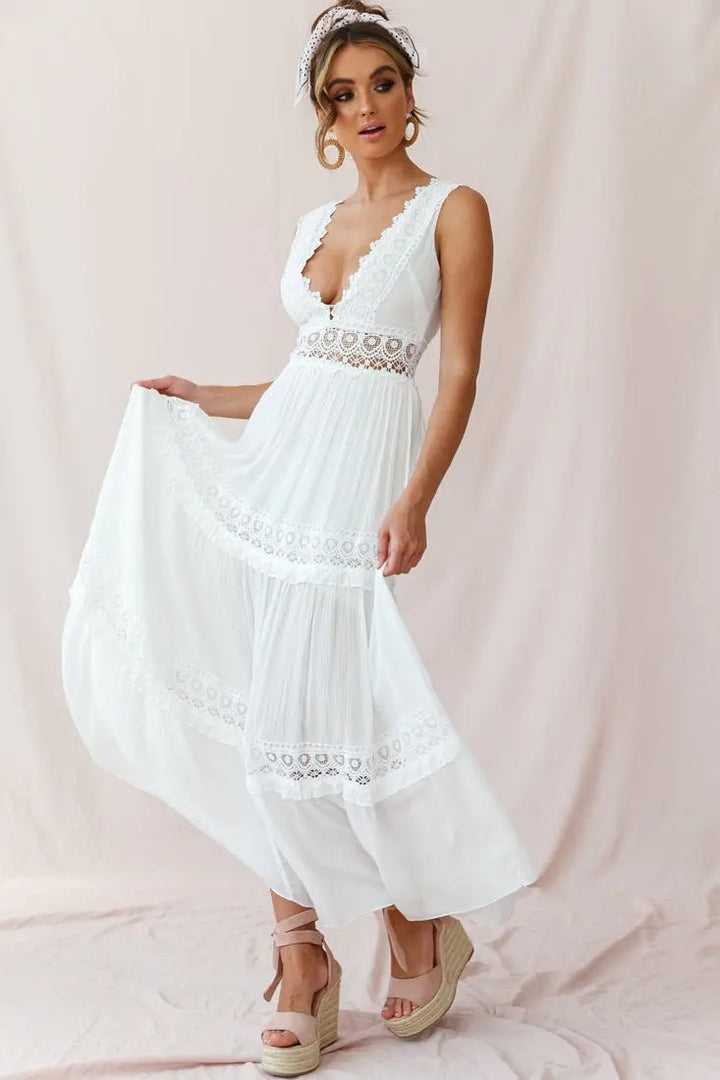W&W Mode | Weißes Boho Maxikleid Mit Häkeleinsätzen & Tiefem V-Ausschnitt