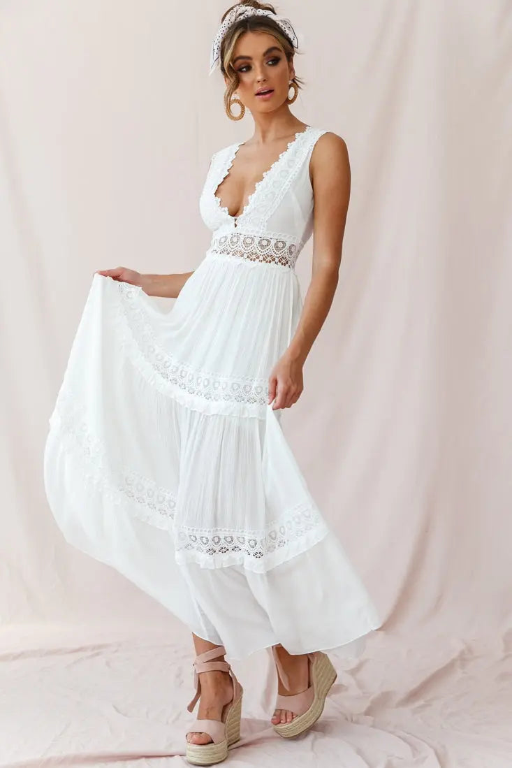 WW | Weißes Boho Maxikleid Mit Häkeleinsätzen & Tiefem V-Ausschnitt