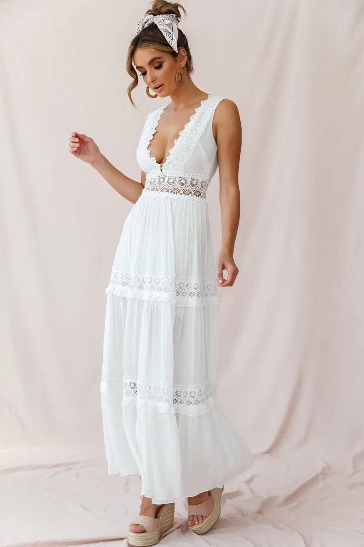 WW | Weißes Boho Maxikleid Mit Häkeleinsätzen & Tiefem V-Ausschnitt