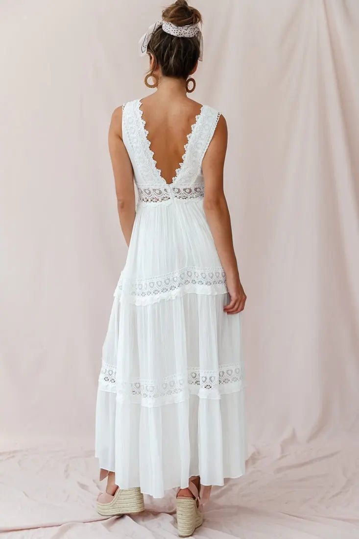 WW | Weißes Boho Maxikleid Mit Häkeleinsätzen & Tiefem V-Ausschnitt