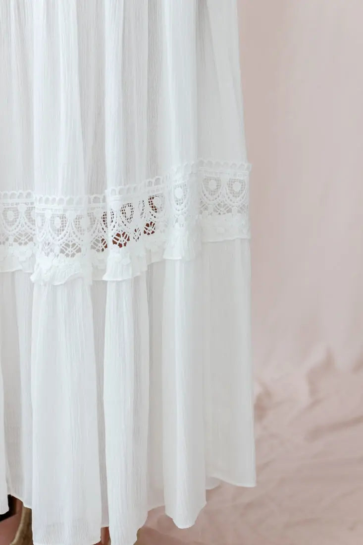 WW | Weißes Boho Maxikleid Mit Häkeleinsätzen & Tiefem V-Ausschnitt