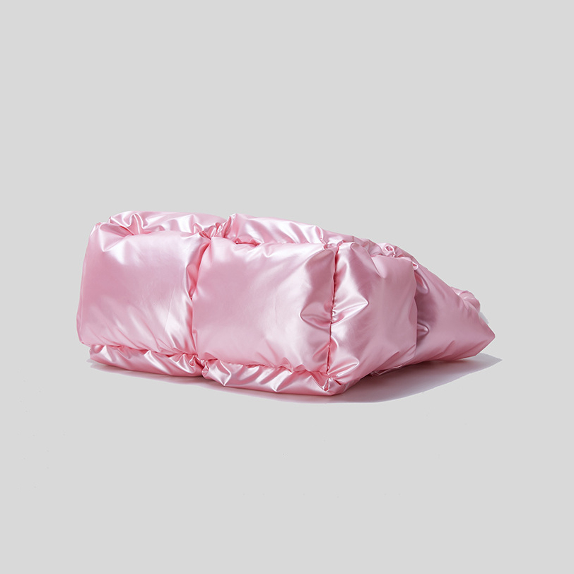 WW | Puffer Schultertasche