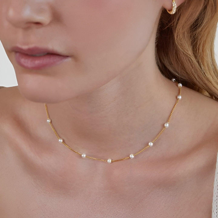W&W Mode | Elegante Goldene Perlenkette Mit Edlem Charme Für Damen