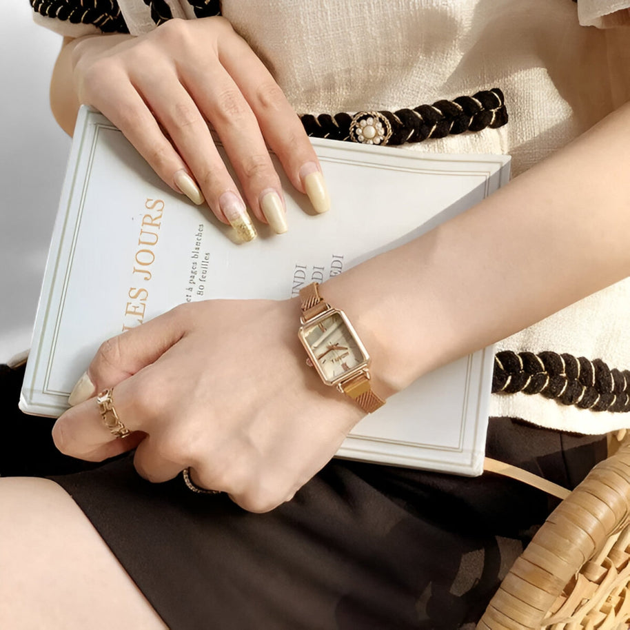 Modische quadratische Uhr - Magnetisches Armband für mühelosen Stil