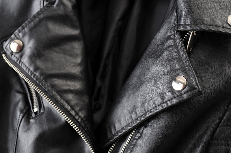 WW | Biker-Lederjacke für Damen: Ausgabe 2024