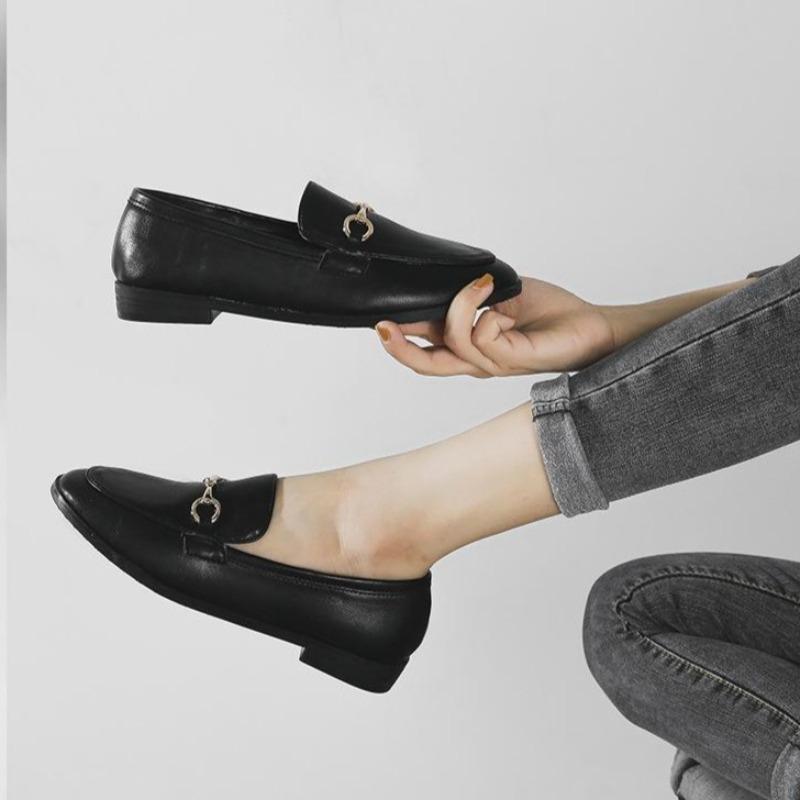 Damen Slipper aus Eco-Leder mit runder Zehenpartie