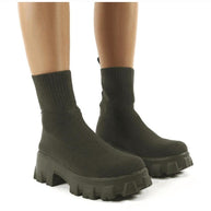 WW | Modische Plateaustiefel