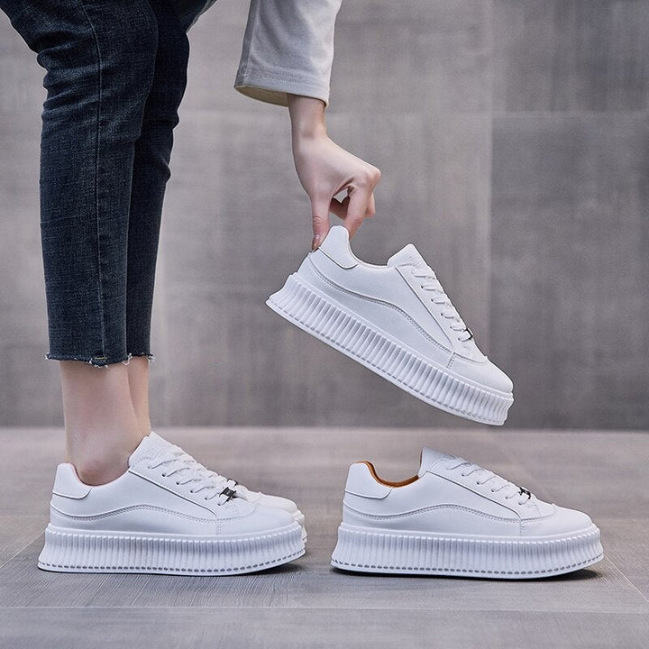 Plateausneaker mit Schnürung und Eco-Leder-Obermaterial