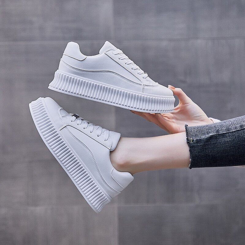 WW | Modische Plateausneaker