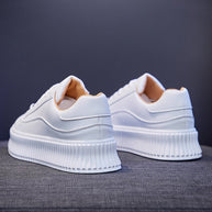 WW | Modische Plateausneaker