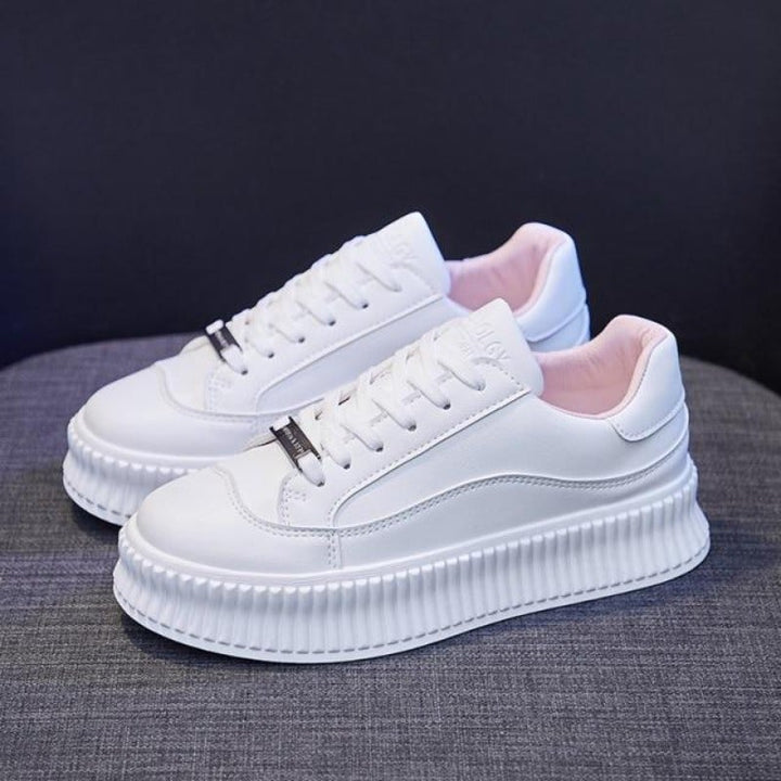 Plateausneaker mit Schnürung und Eco-Leder-Obermaterial