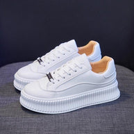 WW | Modische Plateausneaker