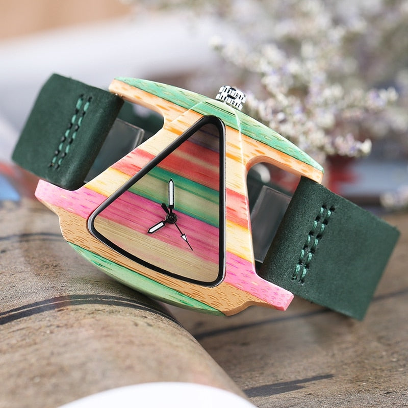 WW | Farbige Dreieck Bamboo Wood Uhr