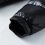 Daunenjacke schwarz und elegant glänzend