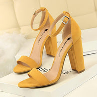 WW | Buckle Block High Heels Pumps