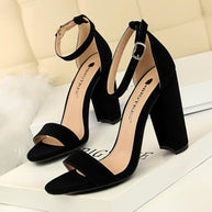 WW | Buckle Block High Heels Pumps