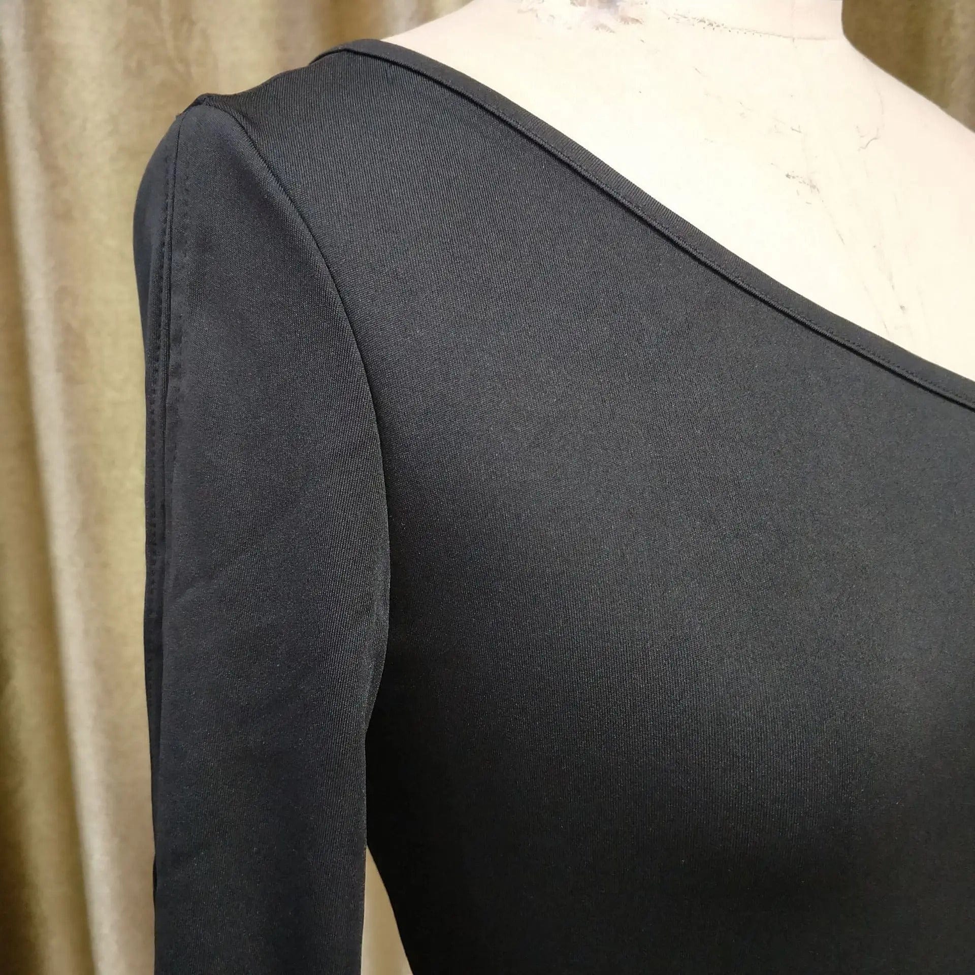 Asymmetrischer Ein-Schulter-Overall