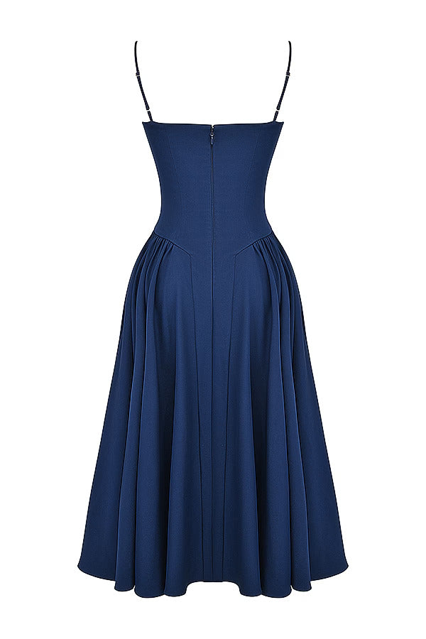 Kleider mit plissiertem Saum