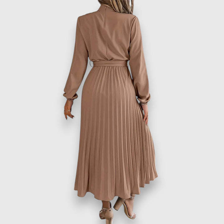 W&W Mode | Zeitlose Eleganz in Einem Midikleid