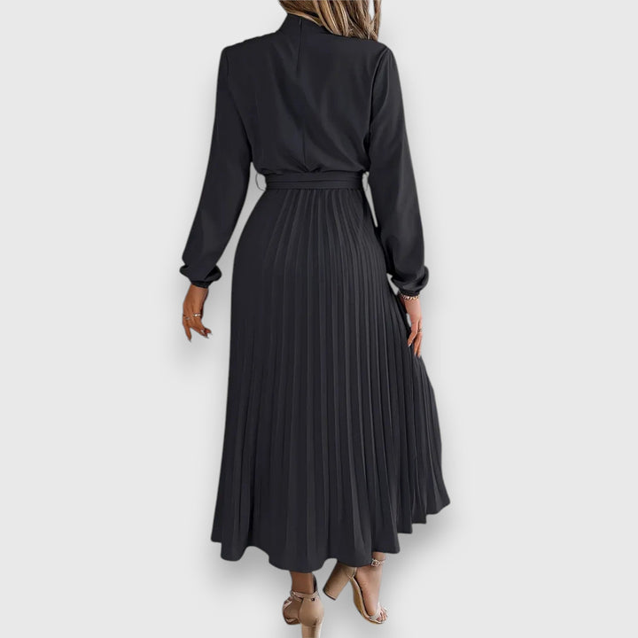 W&W Mode | Zeitlose Eleganz in Einem Midikleid