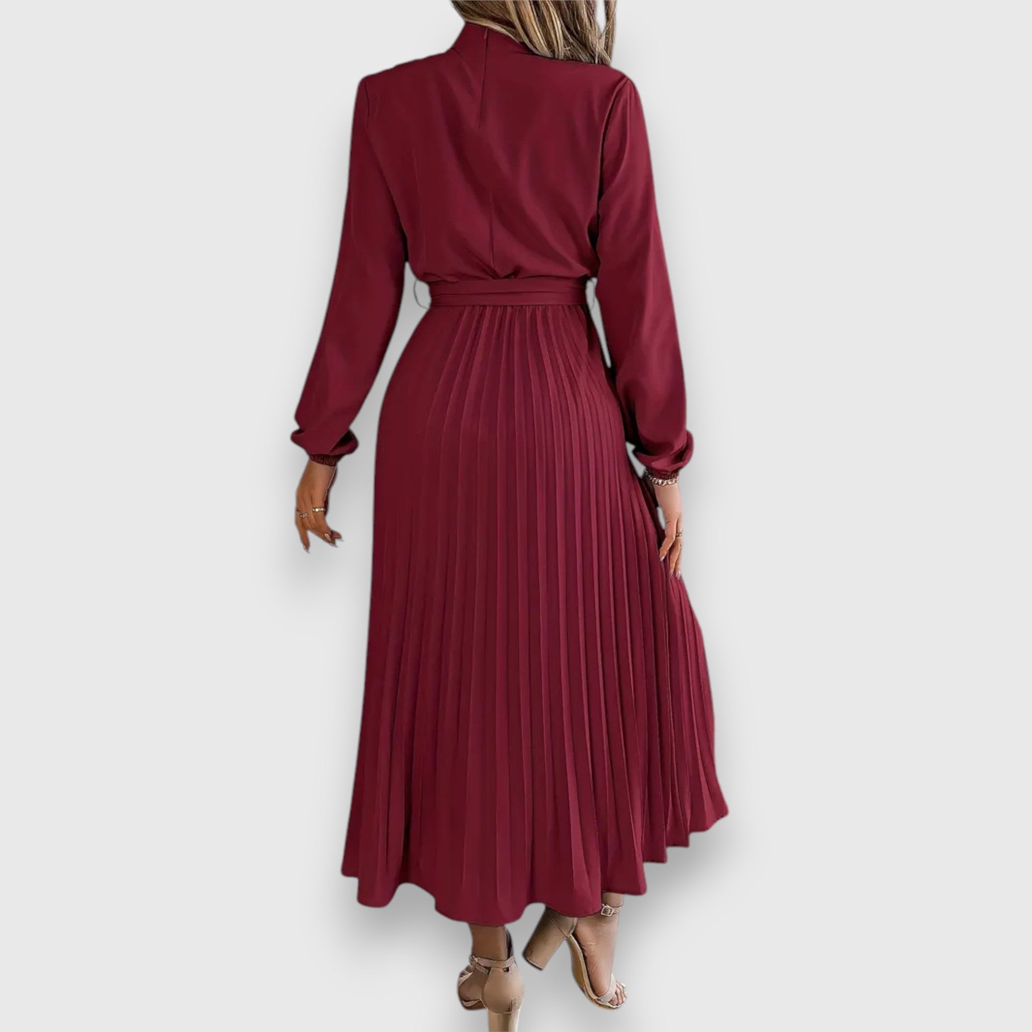 WW | Zeitlose Eleganz in Einem Midikleid