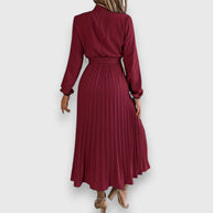 WW | Zeitlose Eleganz in Einem Midikleid