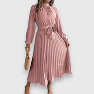 WW | Zeitlose Eleganz in Einem Midikleid