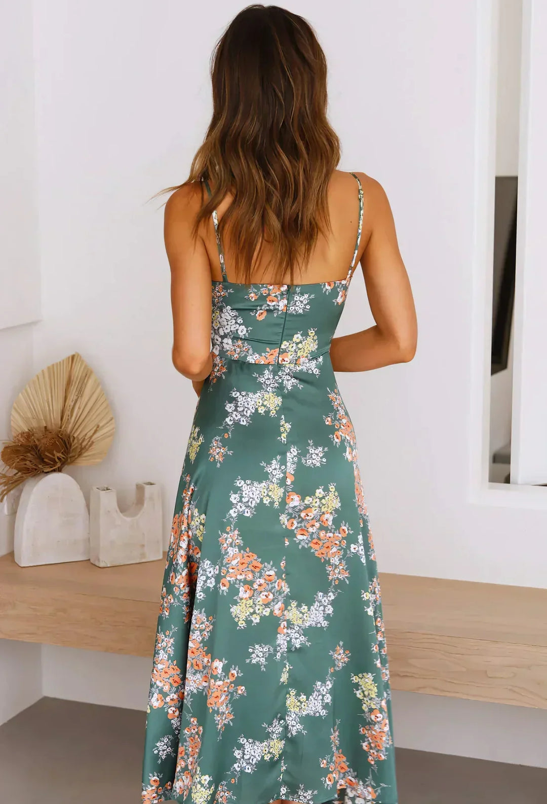 W&W Mode | Cocktailkleid mit Glänzendem Finish