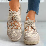 WW | Atmungsaktive Spitzen-Sneaker mit Blumenstickerei für Damen