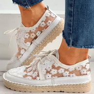WW | Atmungsaktive Spitzen-Sneaker mit Blumenstickerei für Damen