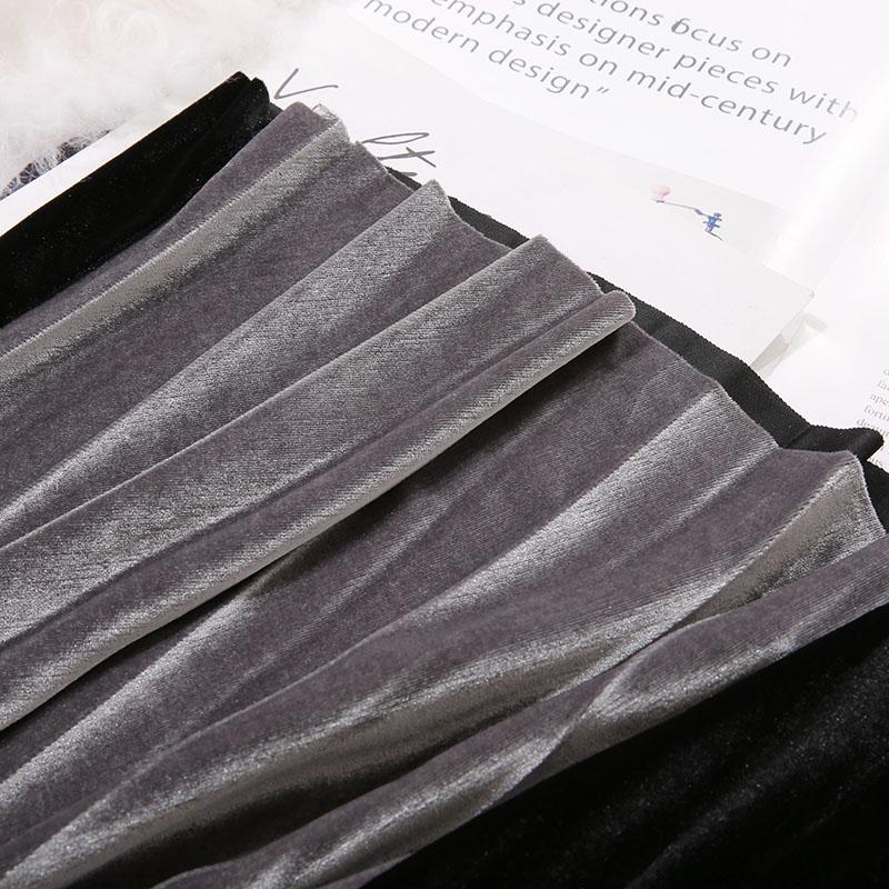 Zweifarbiger Faltenrock