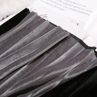 Zweifarbiger Faltenrock