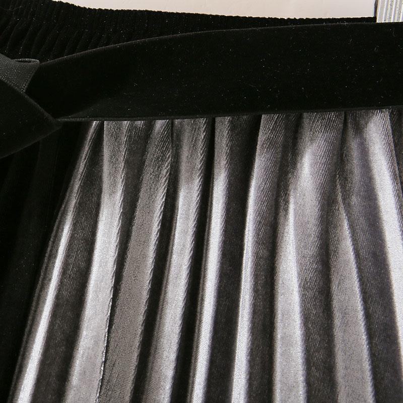 Zweifarbiger Faltenrock