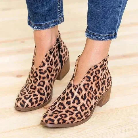 W&W Mode | Damen Wildleder Ankle Boots mit Niedrigem Blockabsatz, V-förmiges Design, Reißverschluss