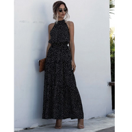 mit Raffungen und Tupfen