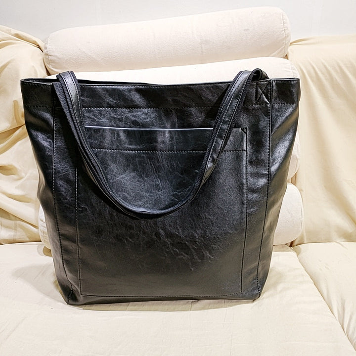 Damen-Schultertasche aus veganem Leder mit großzügigem Stauraum
