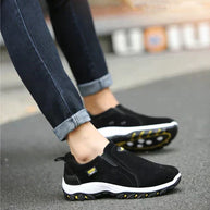WW | Slip-On Sneaker für Herren mit elastischen Einsätzen – Komfort und Bequemlichkeit für den täglichen Gebrauch