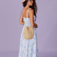Blaues Midikleid mit Blumenmuster und quadratischem Ausschnitt