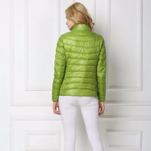 Leichte Daunenjacke mit urbaner Eleganz