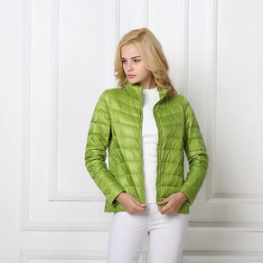 Leichte Daunenjacke mit urbaner Eleganz