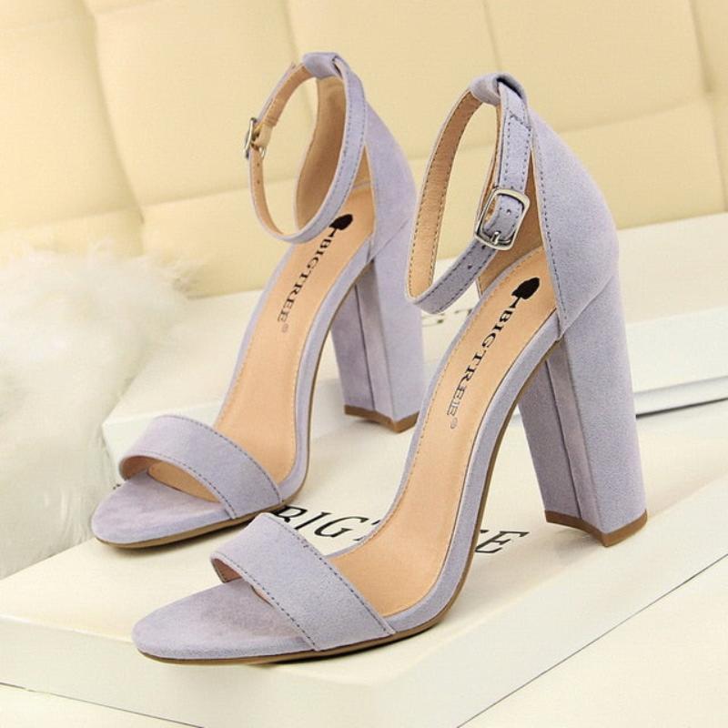 WW | Buckle Block High Heels Pumps