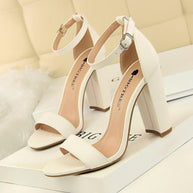WW | Buckle Block High Heels Pumps