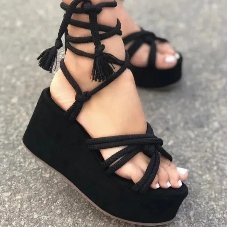 WW | Stilvolle Keilabsatzsandalen
