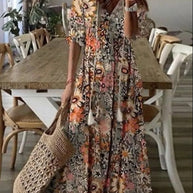 WW | Maxikleid mit halben Ärmeln und V-Ausschnitt mit Blumenmuster